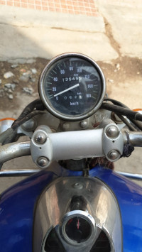 Blue Bajaj Avenger 220 DTS-i