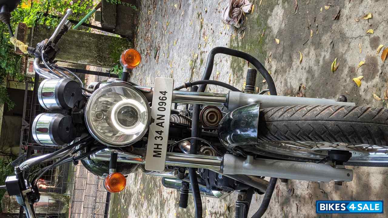 Black Royal Enfield Thunderbird 350