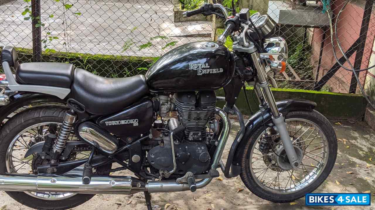 Black Royal Enfield Thunderbird 350