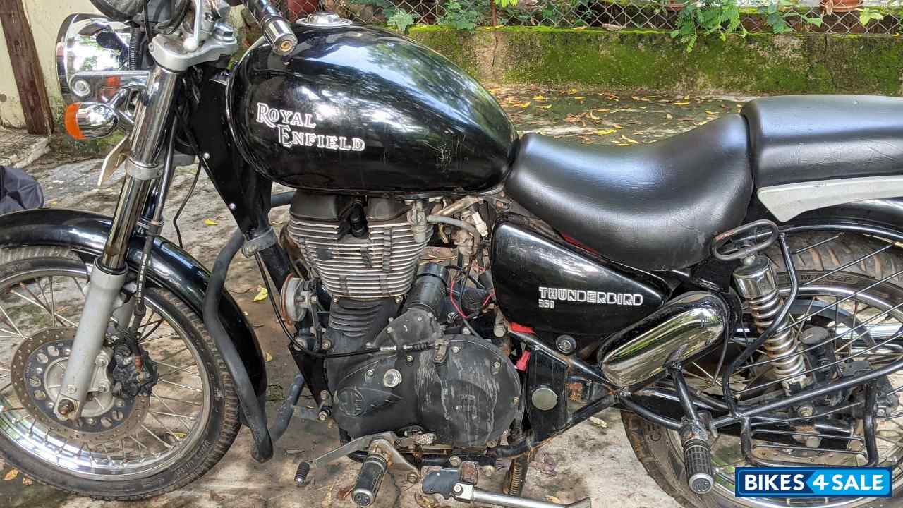 Black Royal Enfield Thunderbird 350