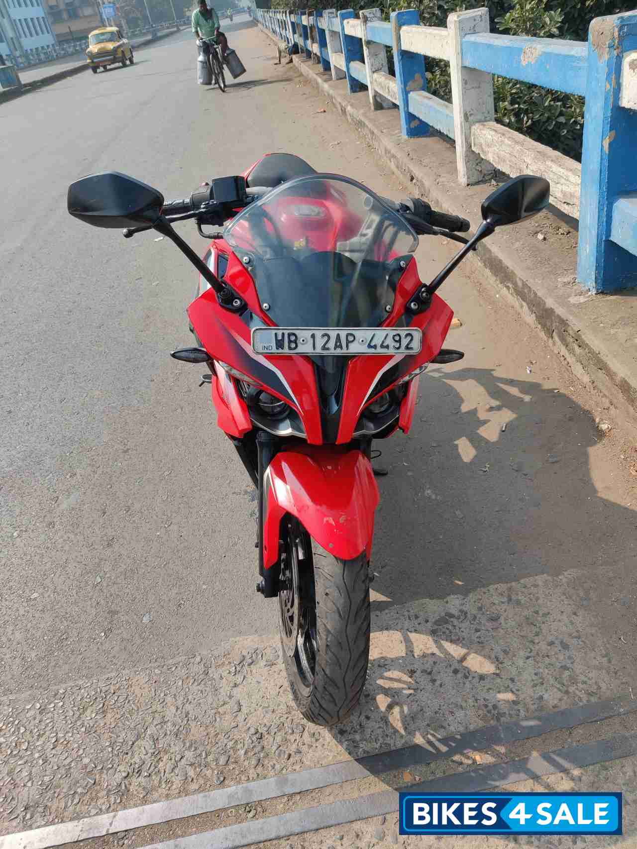 Red Bajaj Pulsar RS 200