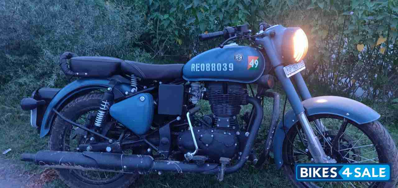 Royal Enfield Classic Signals Airborne Blue