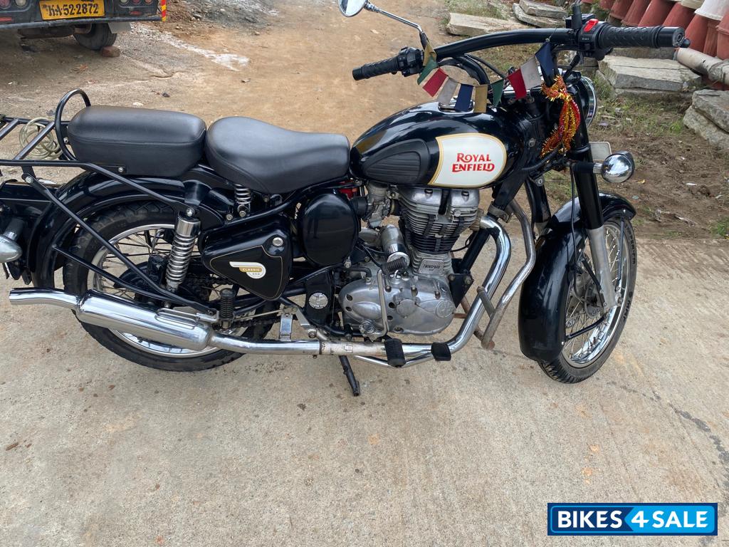 Black Royal Enfield Classic 350