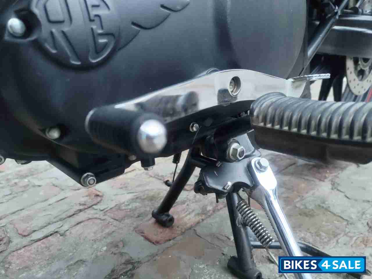 Royal Enfield Classic Stealth Black