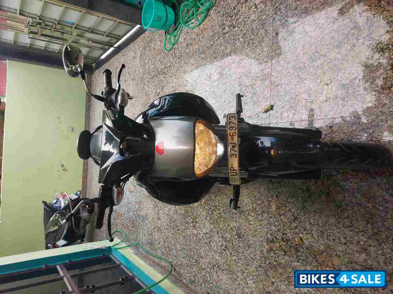 Black Suzuki Intruder 150 FI