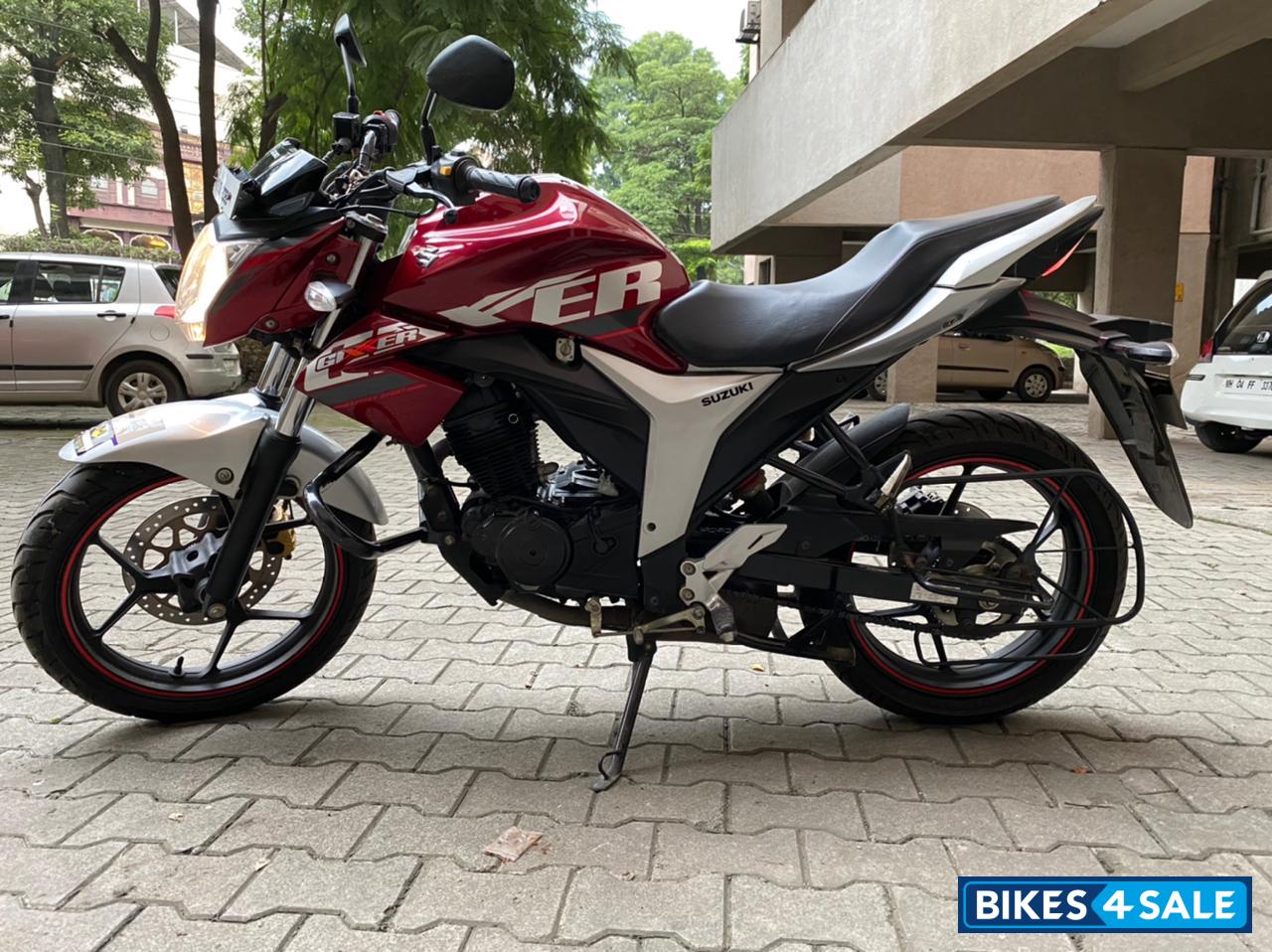 Red/silver Suzuki Gixxer ABS