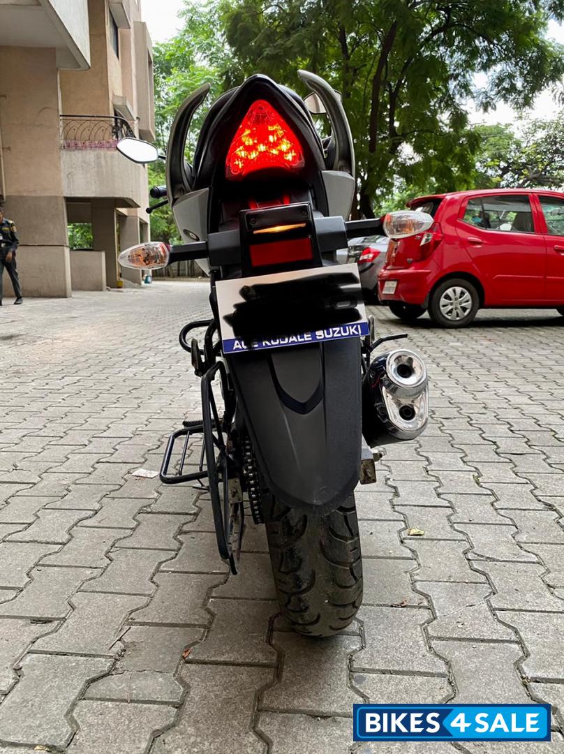 Red/silver Suzuki Gixxer ABS