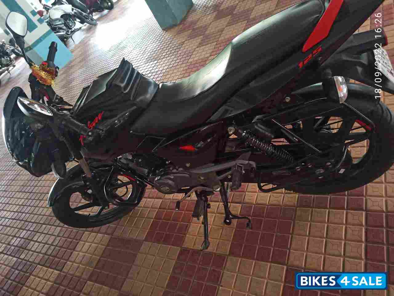 Bajaj Pulsar 125 Neon