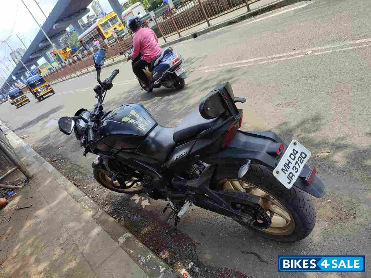 Bajaj Dominar 400