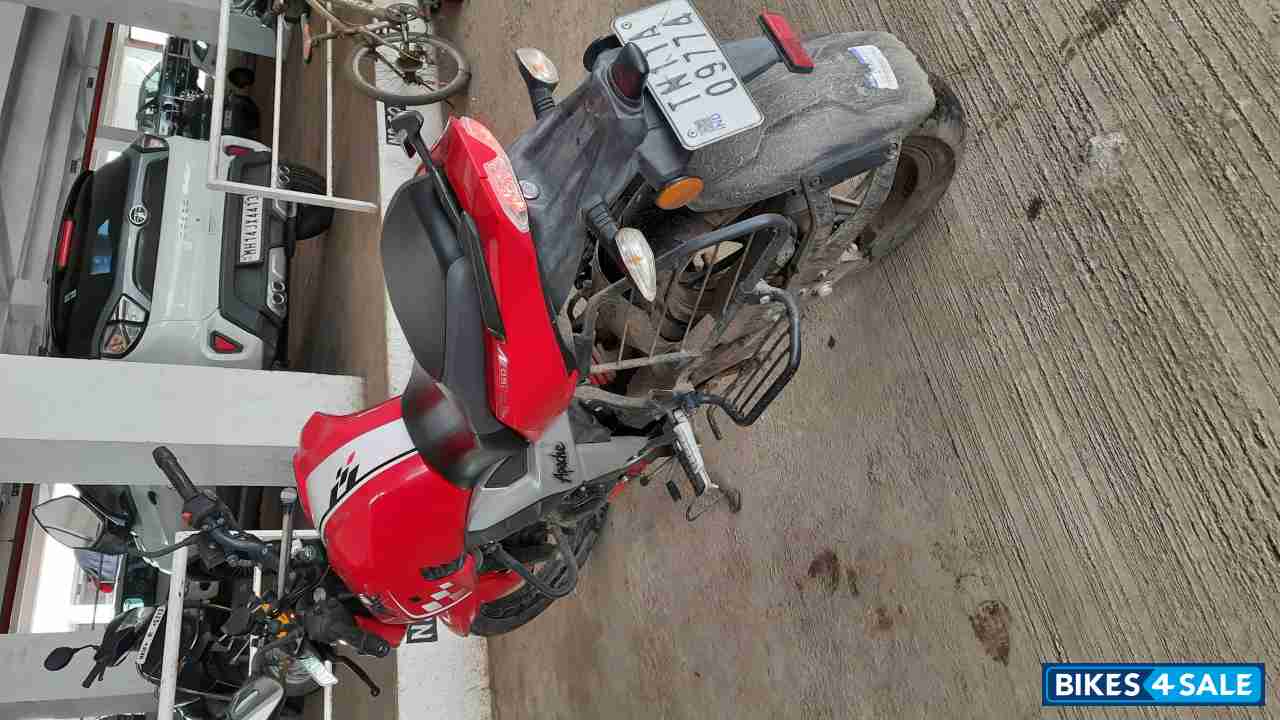 Red TVS Apache RTR 160 4V BS6
