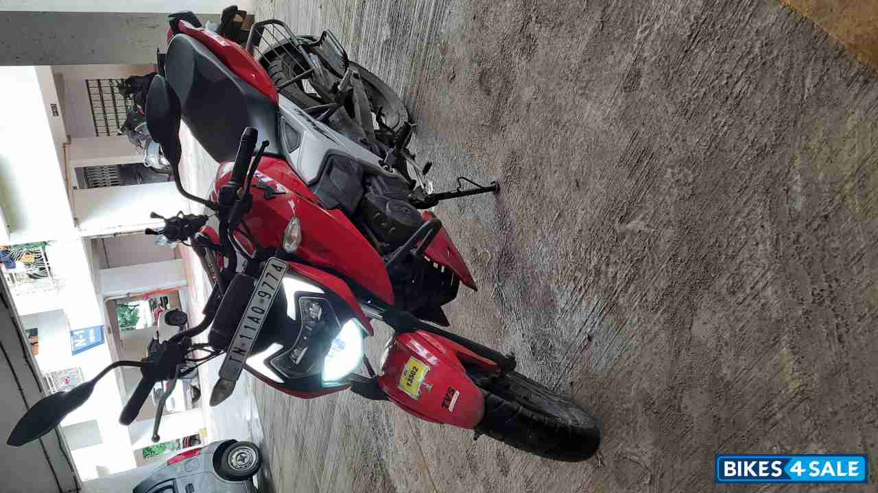 Red TVS Apache RTR 160 4V BS6