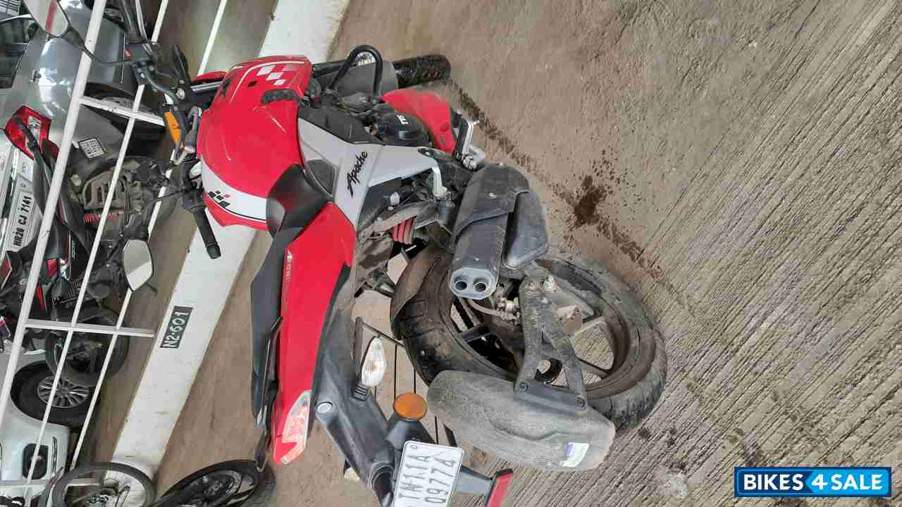 Red TVS Apache RTR 160 4V BS6