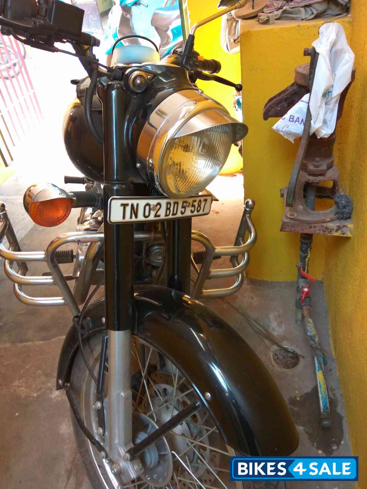 Black Royal Enfield Classic 350