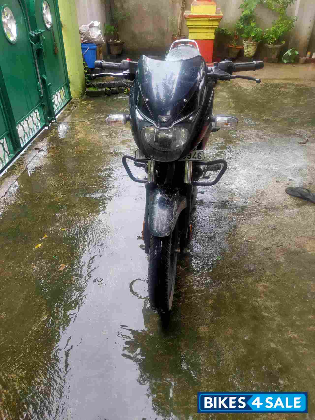 Black Bajaj Pulsar 150 Twin Disc BS6