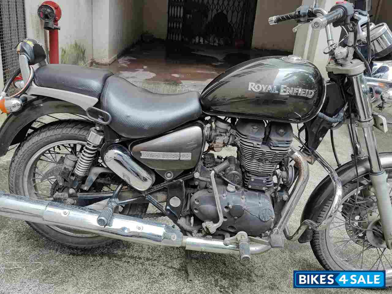 Lightning Royal Enfield Thunderbird 350