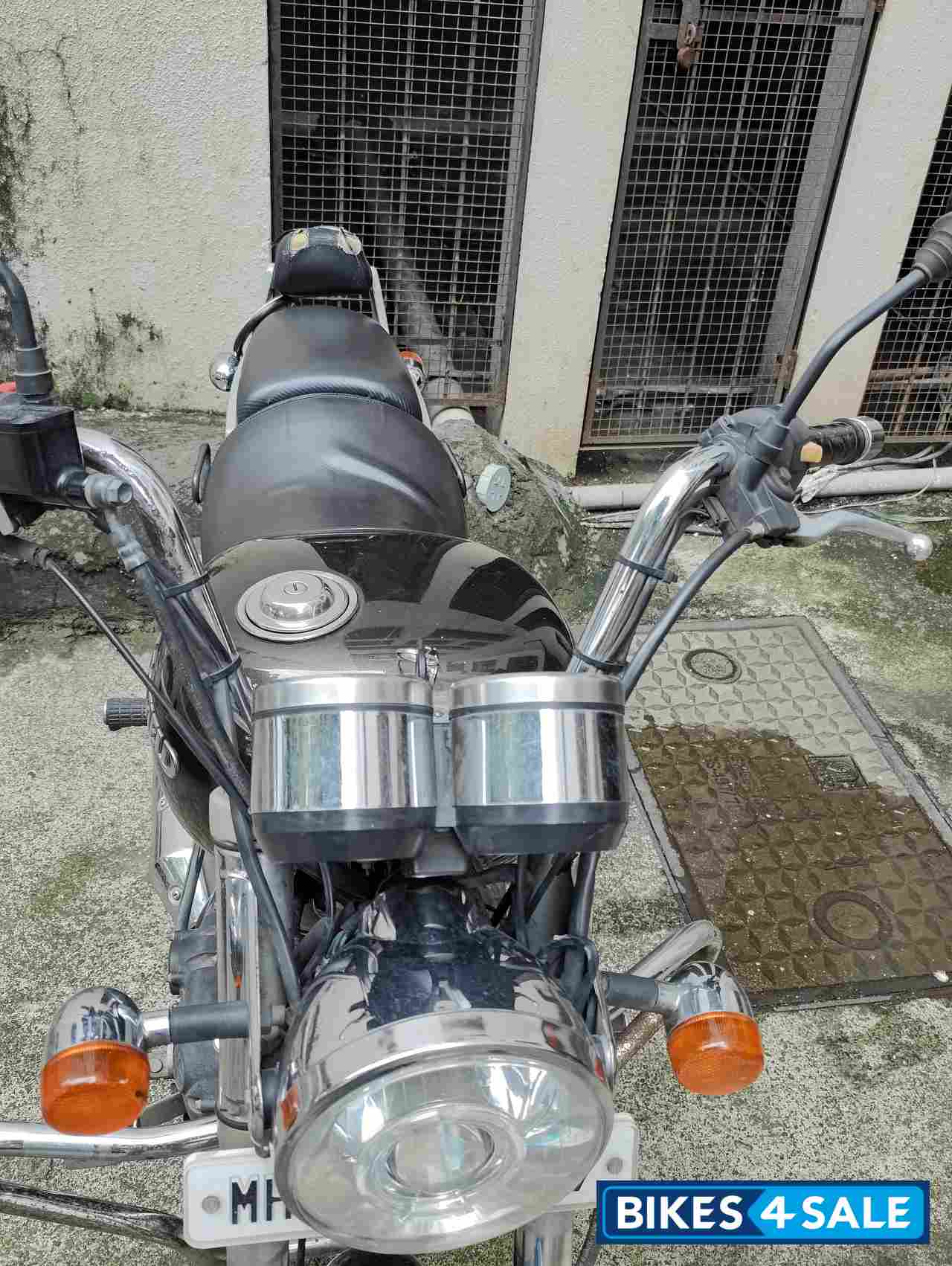 Lightning Royal Enfield Thunderbird 350