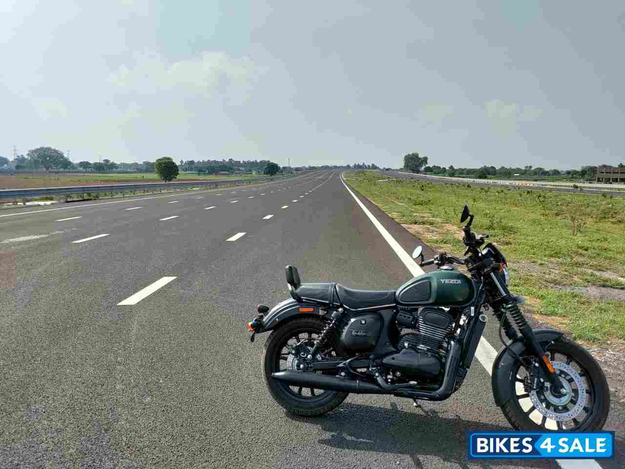 Hunter Green Yezdi Roadster Hunter Green