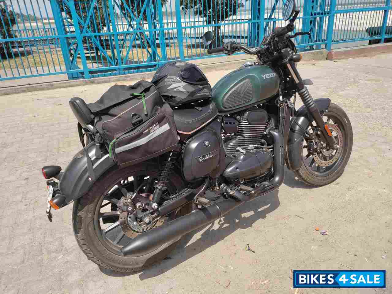 Hunter Green Yezdi Roadster Hunter Green