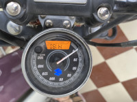 Matt Black Bajaj Avenger 220 DTS-i