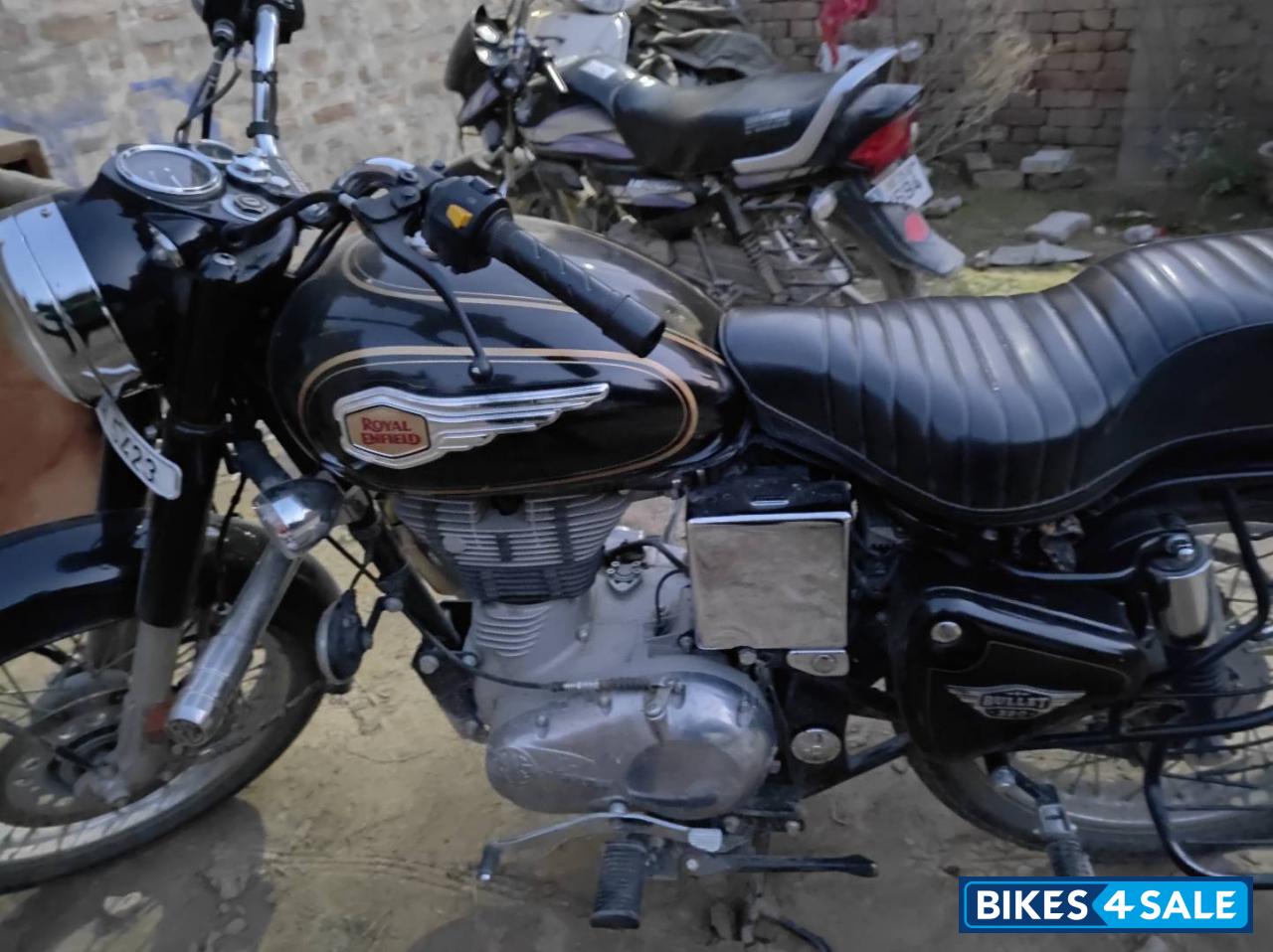 Black Royal Enfield Bullet 350 ES BS6