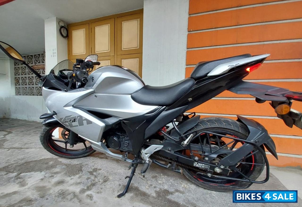 Silver Body Suzuki Gixxer SF