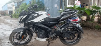 White Bajaj Pulsar 200 NS
