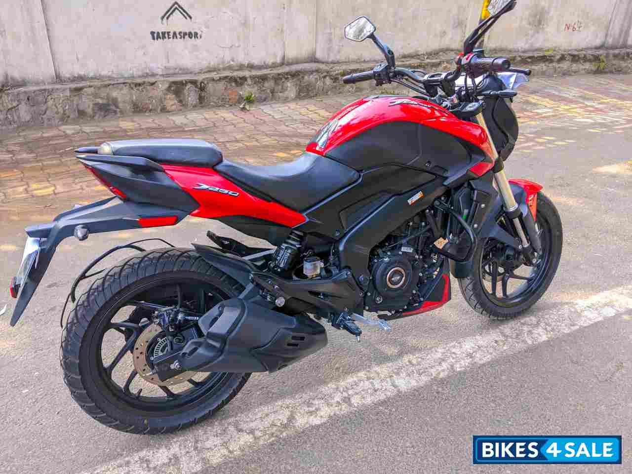 Bajaj Dominar 250