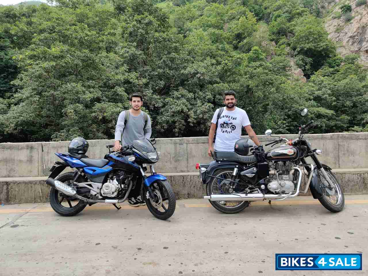 Sapphire Blue Bajaj Pulsar 180