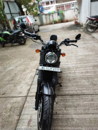 Yezdi Roadster Dark 2022 Model