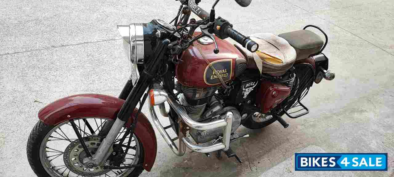 Red Royal Enfield Classic 350 BS VI