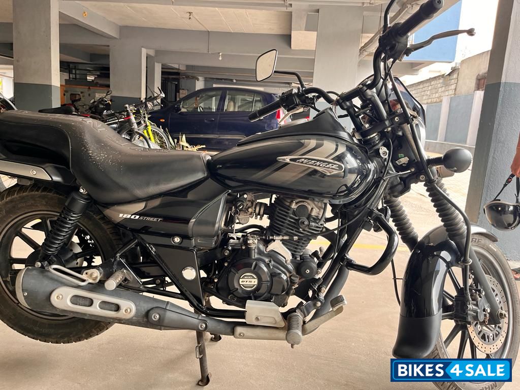 Black Bajaj Avenger Street 180