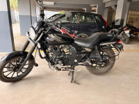 Black Bajaj Avenger Street 180