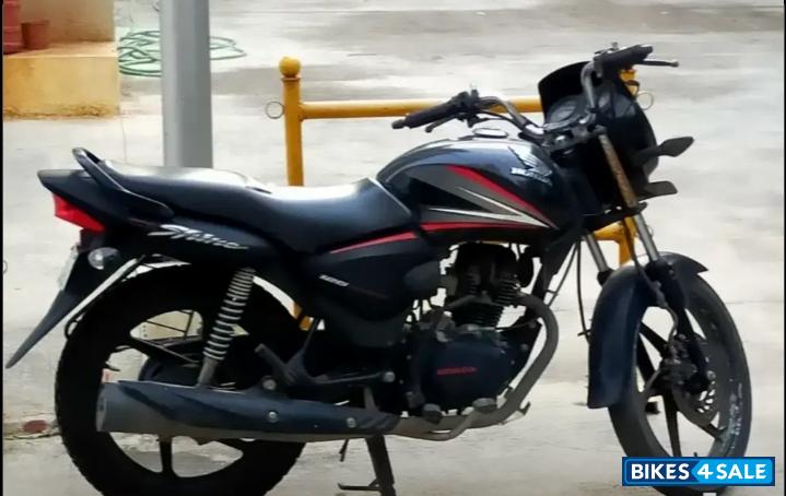 Black Honda Shine 125 Disc