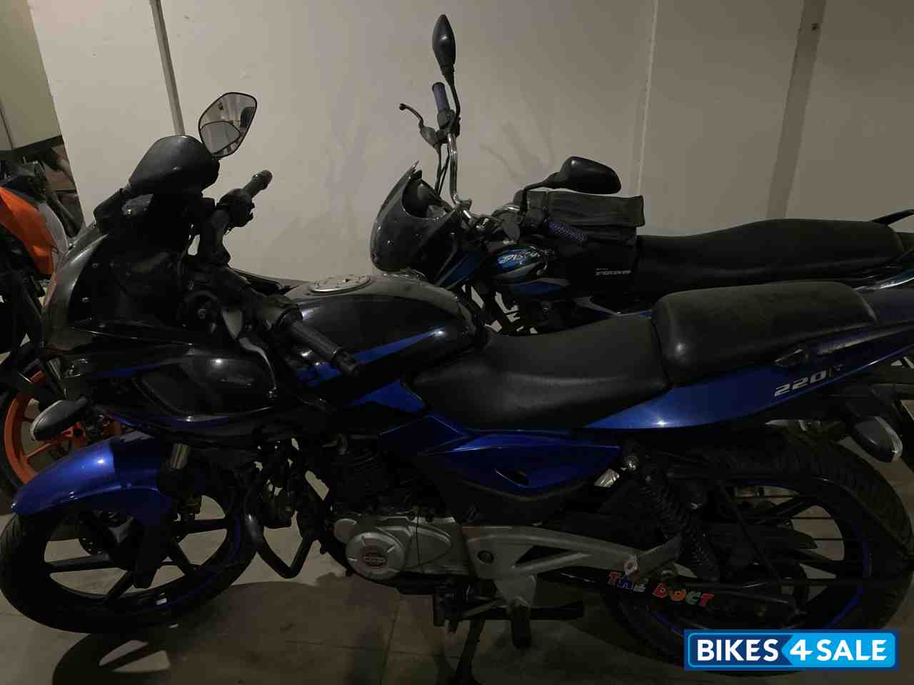 Bajaj Pulsar 220 DTSi