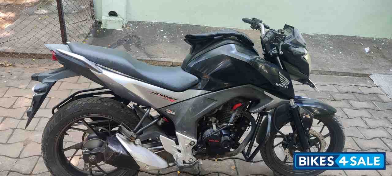 Honda CB Hornet 160R