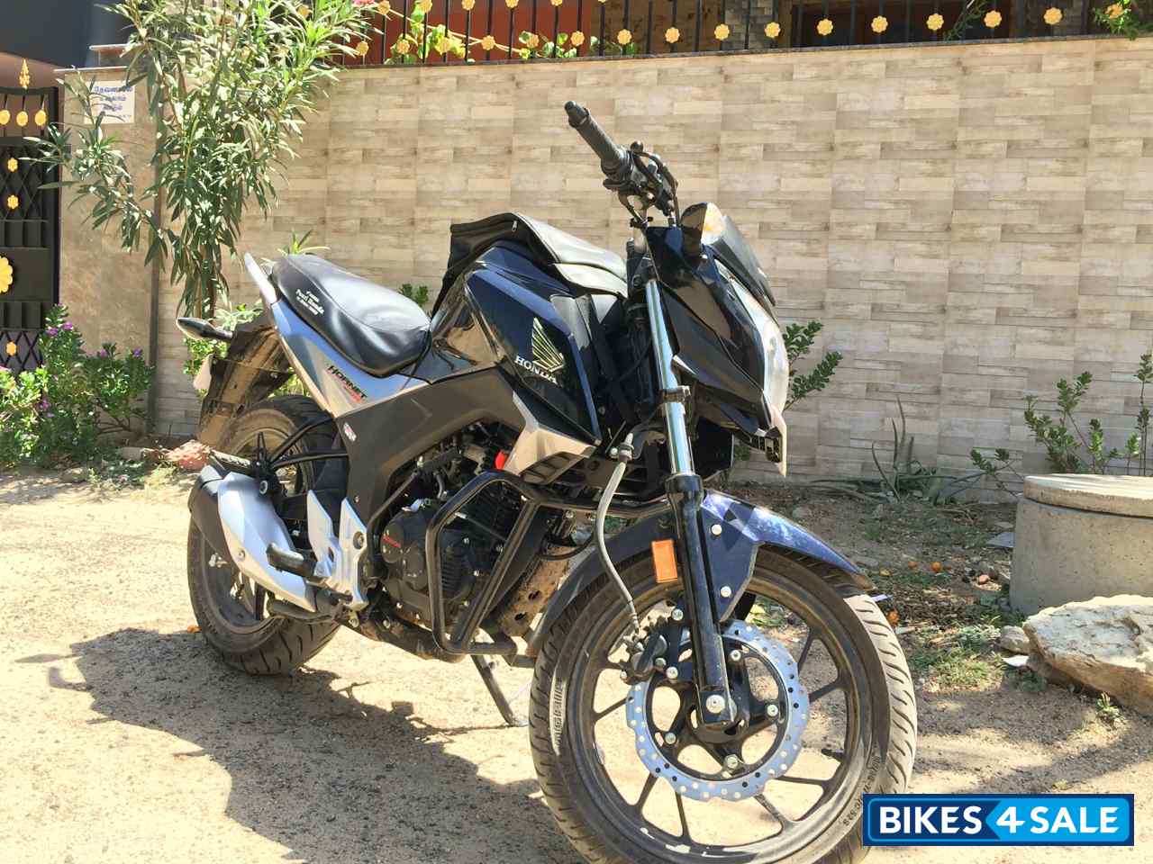 Honda CB Hornet 160R