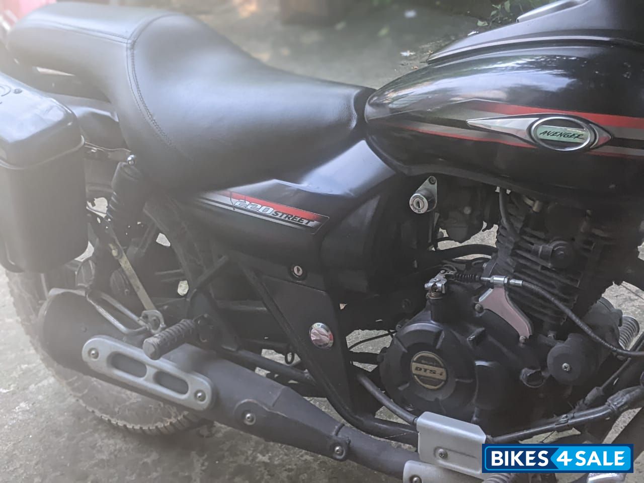Bajaj Avenger Street 220