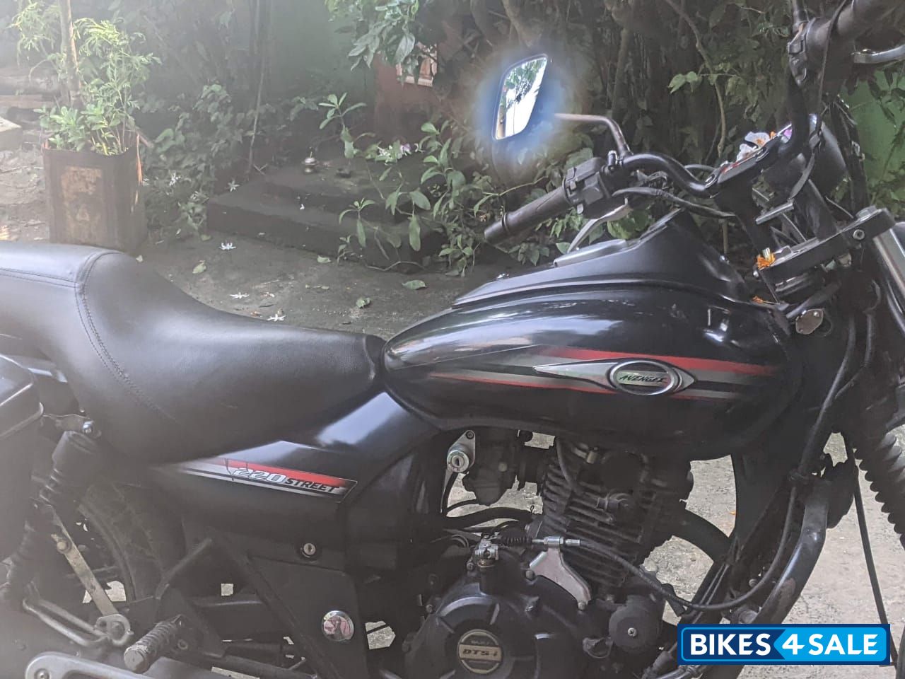 Bajaj Avenger Street 220