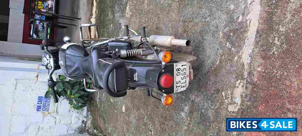 Black Royal Enfield Classic 350 Black Royal Enfield Classic 350