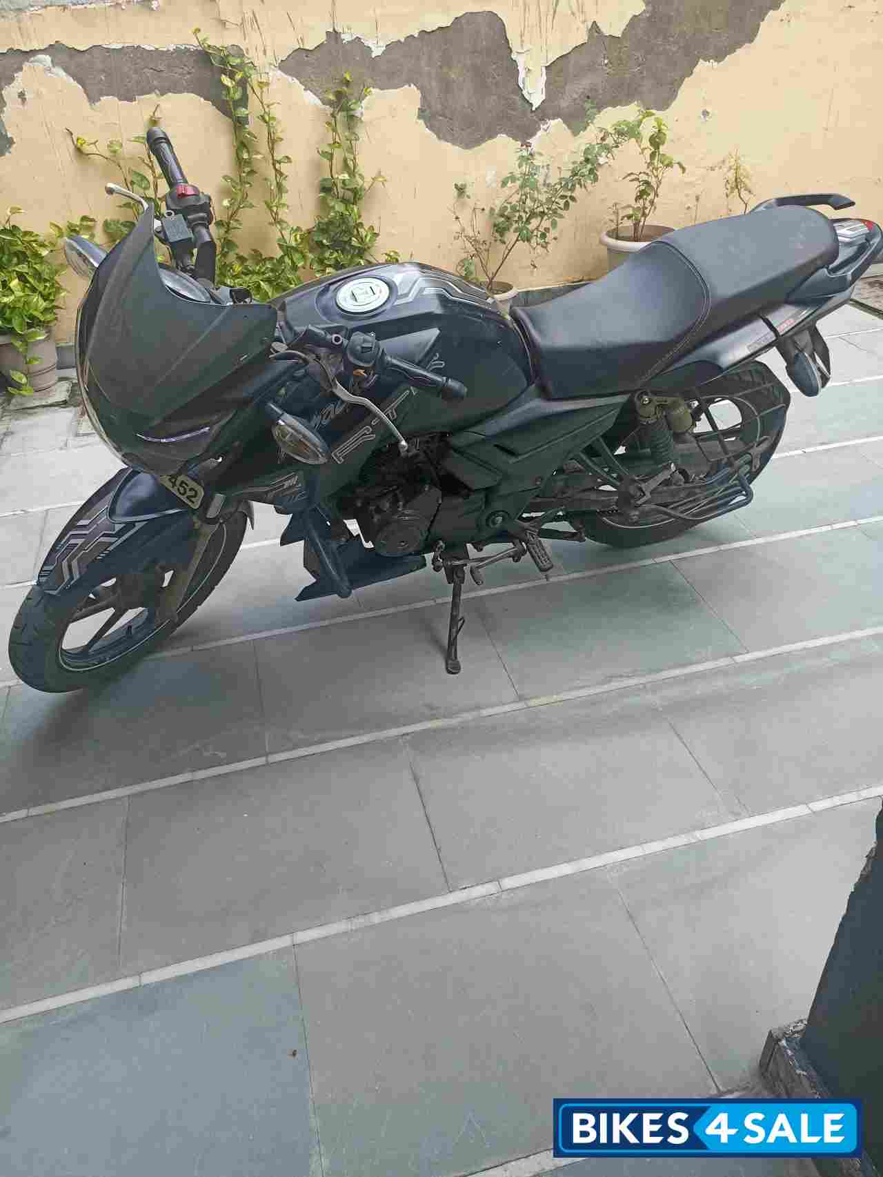 Black TVS Apache RTR 180 Black TVS Apache RTR 180