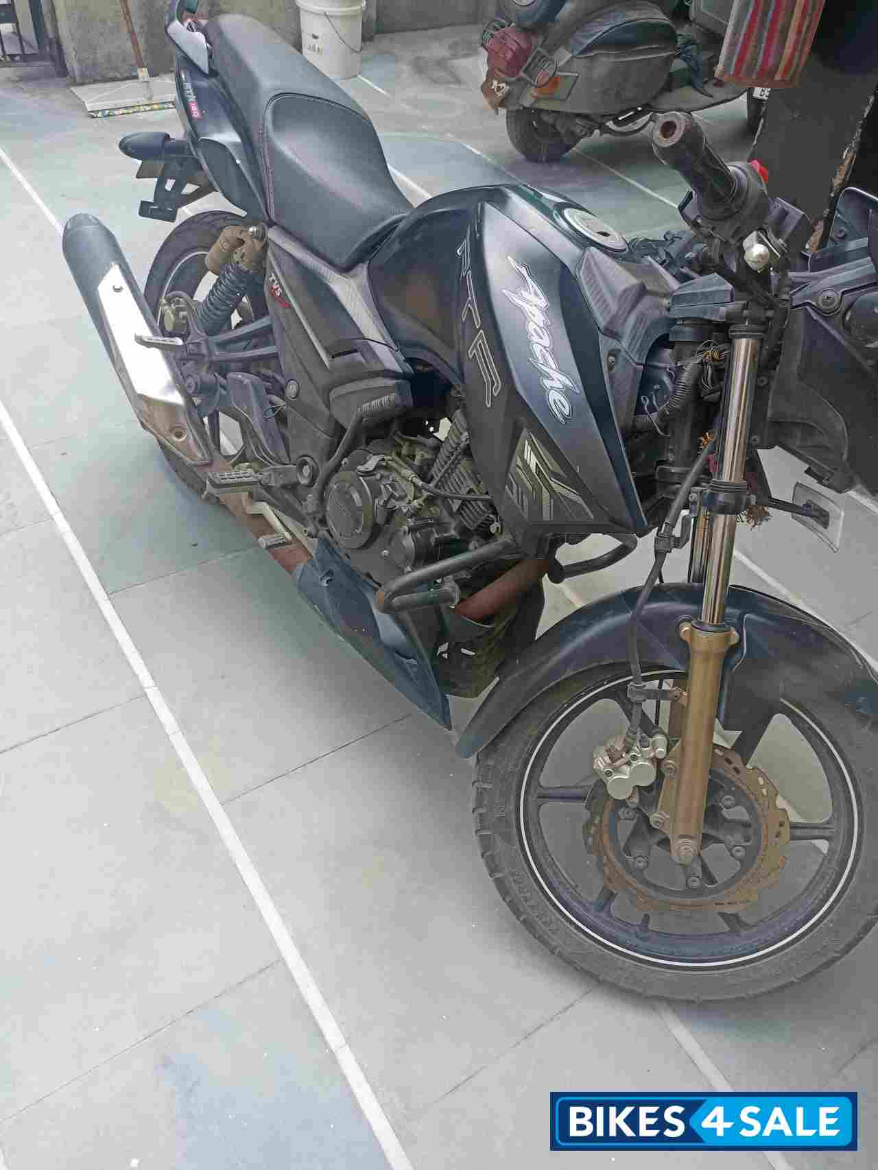 Black TVS Apache RTR 180 Black TVS Apache RTR 180