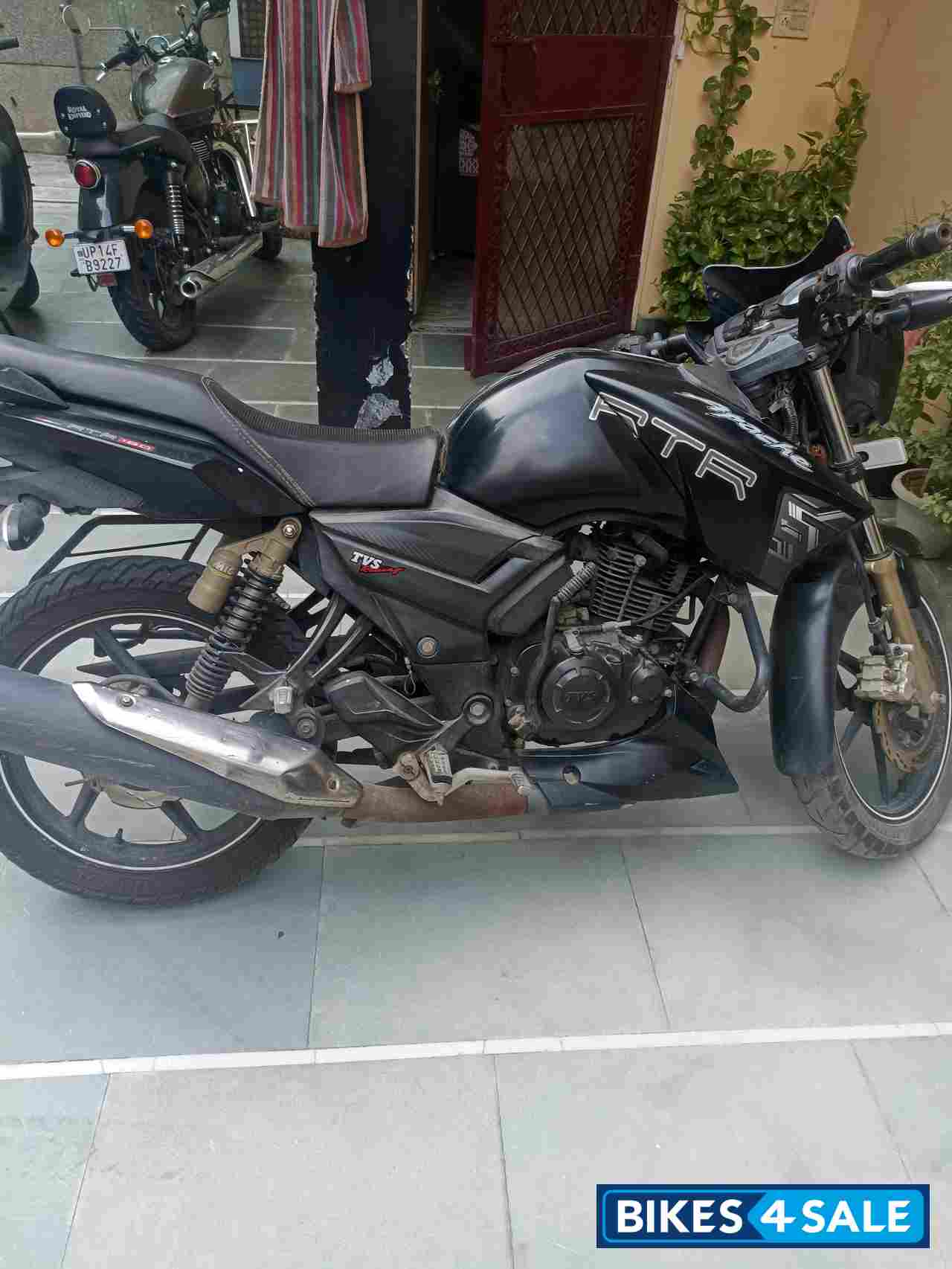Black TVS Apache RTR 180 Black TVS Apache RTR 180