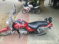 Red Bajaj Avenger 220 DTS-i