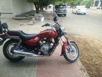 Red Bajaj Avenger 220 DTS-i