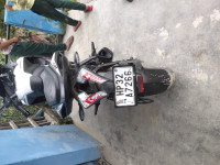 Pearl White Bajaj Pulsar RS 200 BS6