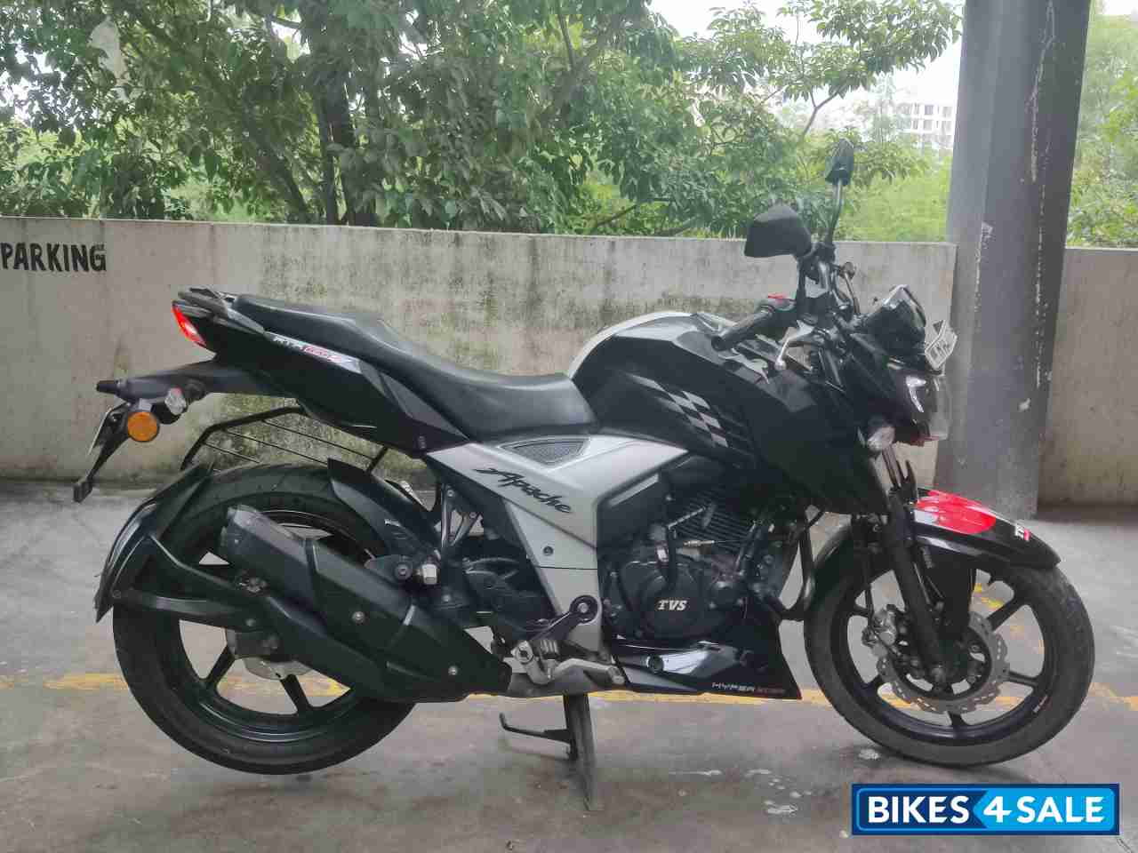 TVS Apache RTR 160 4V
