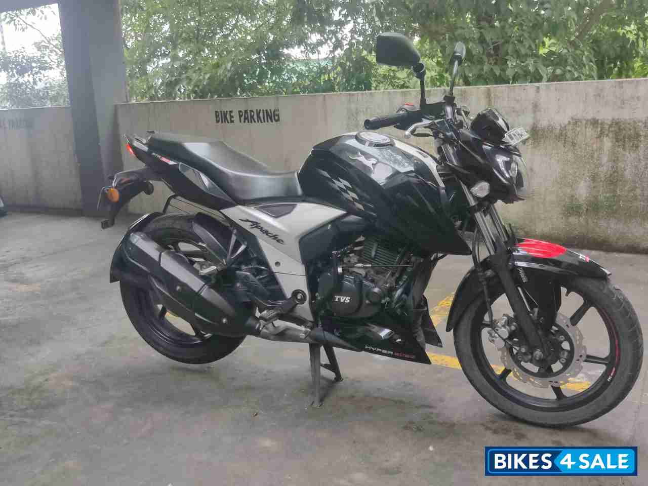 TVS Apache RTR 160 4V