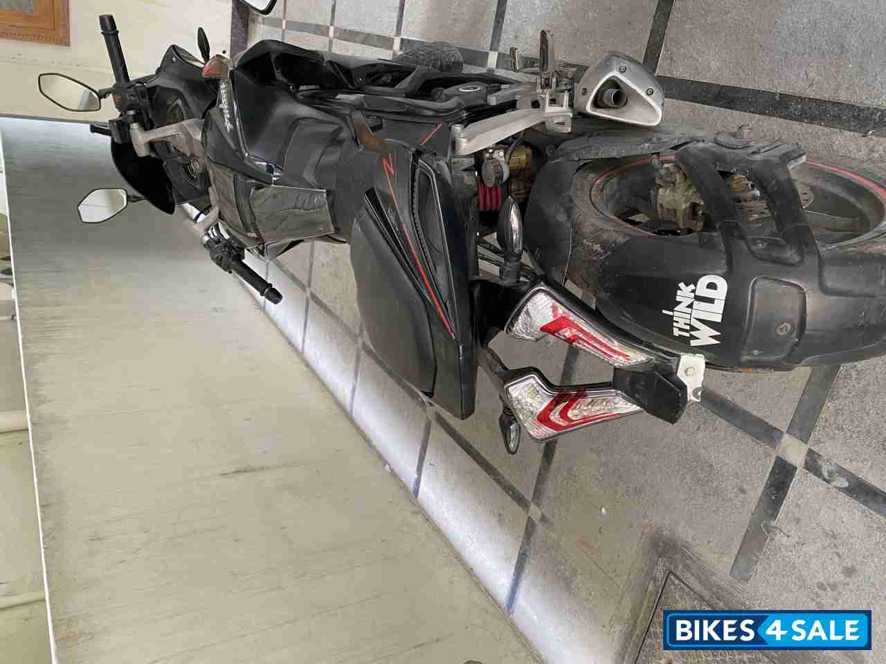 Demon Black Bajaj Pulsar RS 200