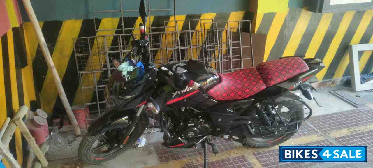 Bajaj Pulsar 125 Split Seat