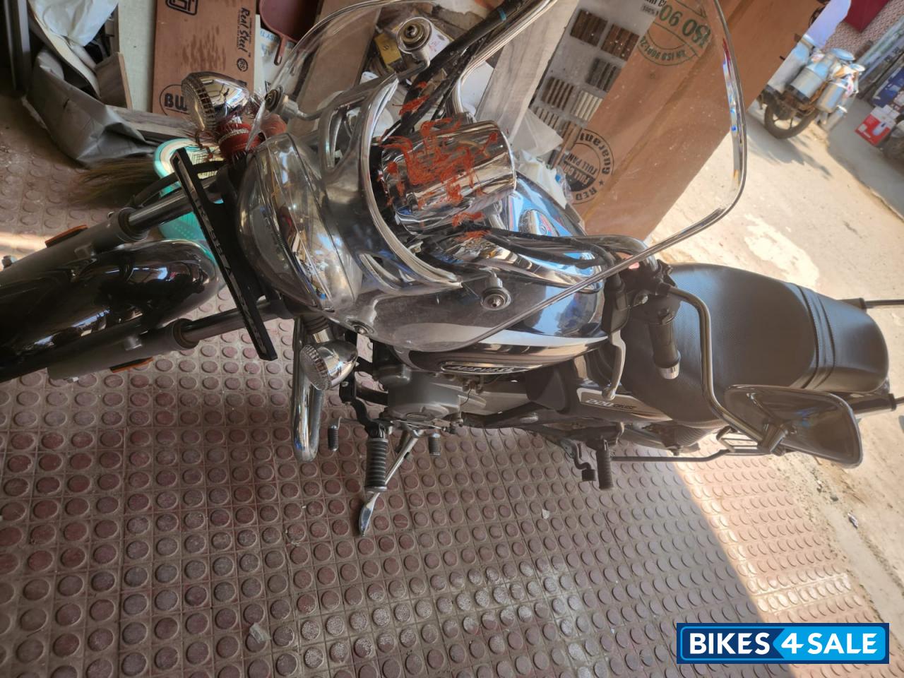 Aurban Black Bajaj Avenger Cruise 220